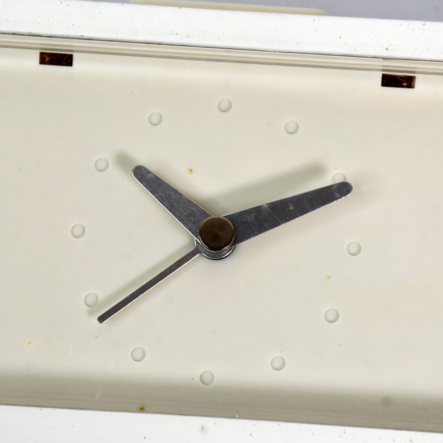 Modern Desktop Clock (1 Pc)