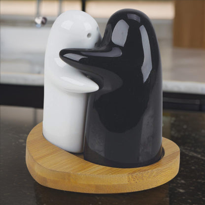 Ceramic Salt And Pepper Seasoning And Spice Shakers Cute (2 Pcs Set)