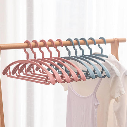 0231 Plastic Hangers Clothes Hangers - Lightweight Space Saving Hangers - Standard Hangers For Clothes - Durable Slim  Sleek Hangers (10pc)